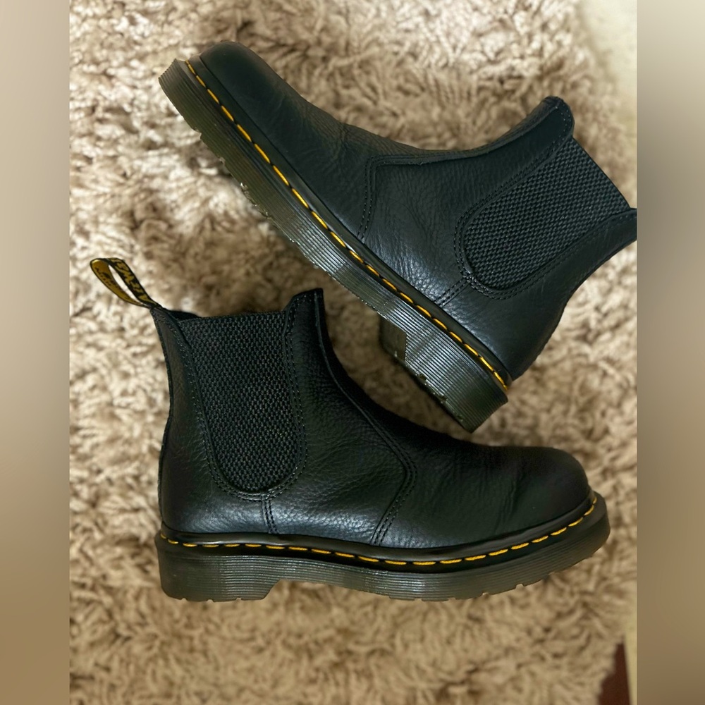 Women Dr. Marten Chelsea boot size 6